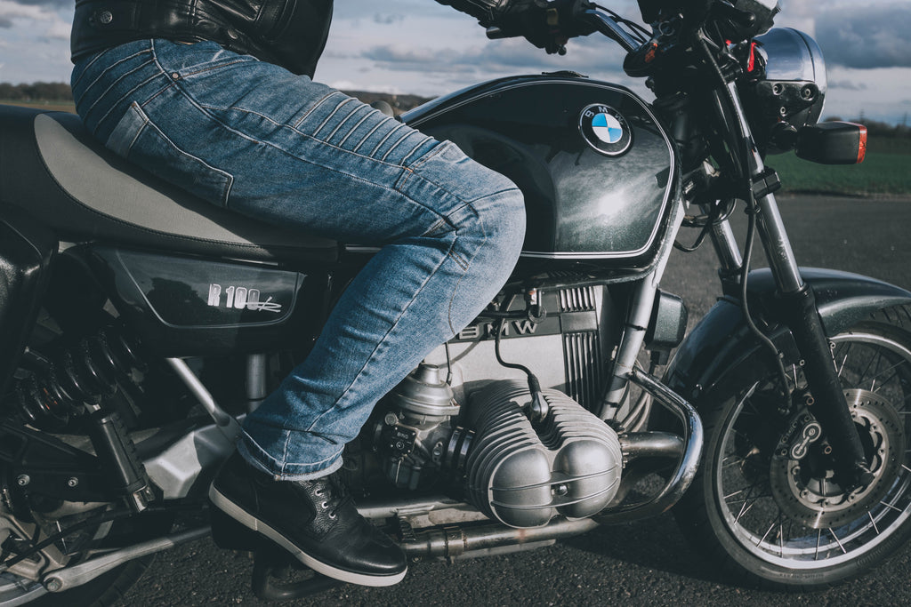 Tipos de pantalones de moto: características y cualidades